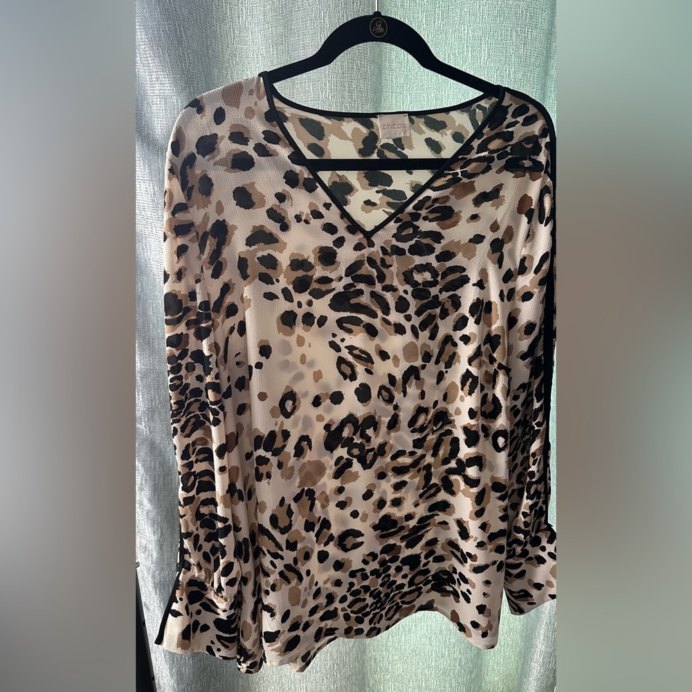 Chico’s animal print long sleeve tunic with cold shoulder sleeves size 2